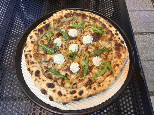 عکس پیتزا ایتالیایی داساریو