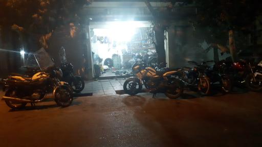 عکس تعمیر موتورسیکلت رحیمی