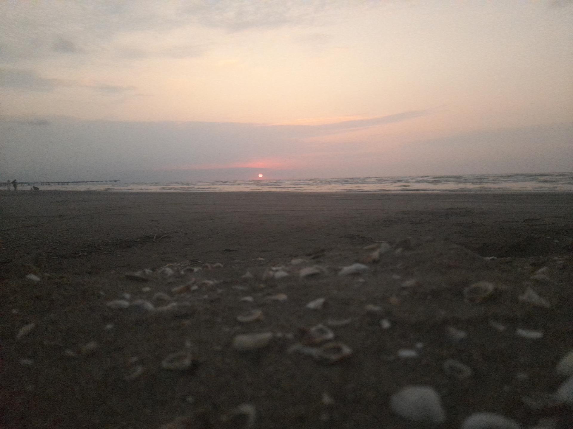 عکس ساحل مجتمع گهرباران