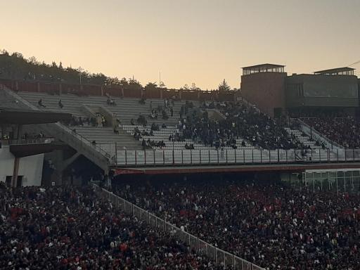 عکس استادیوم یادگار امام تبریز