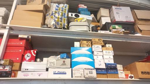 عکس کالای برق و دوربین مداربسته علی نیا 