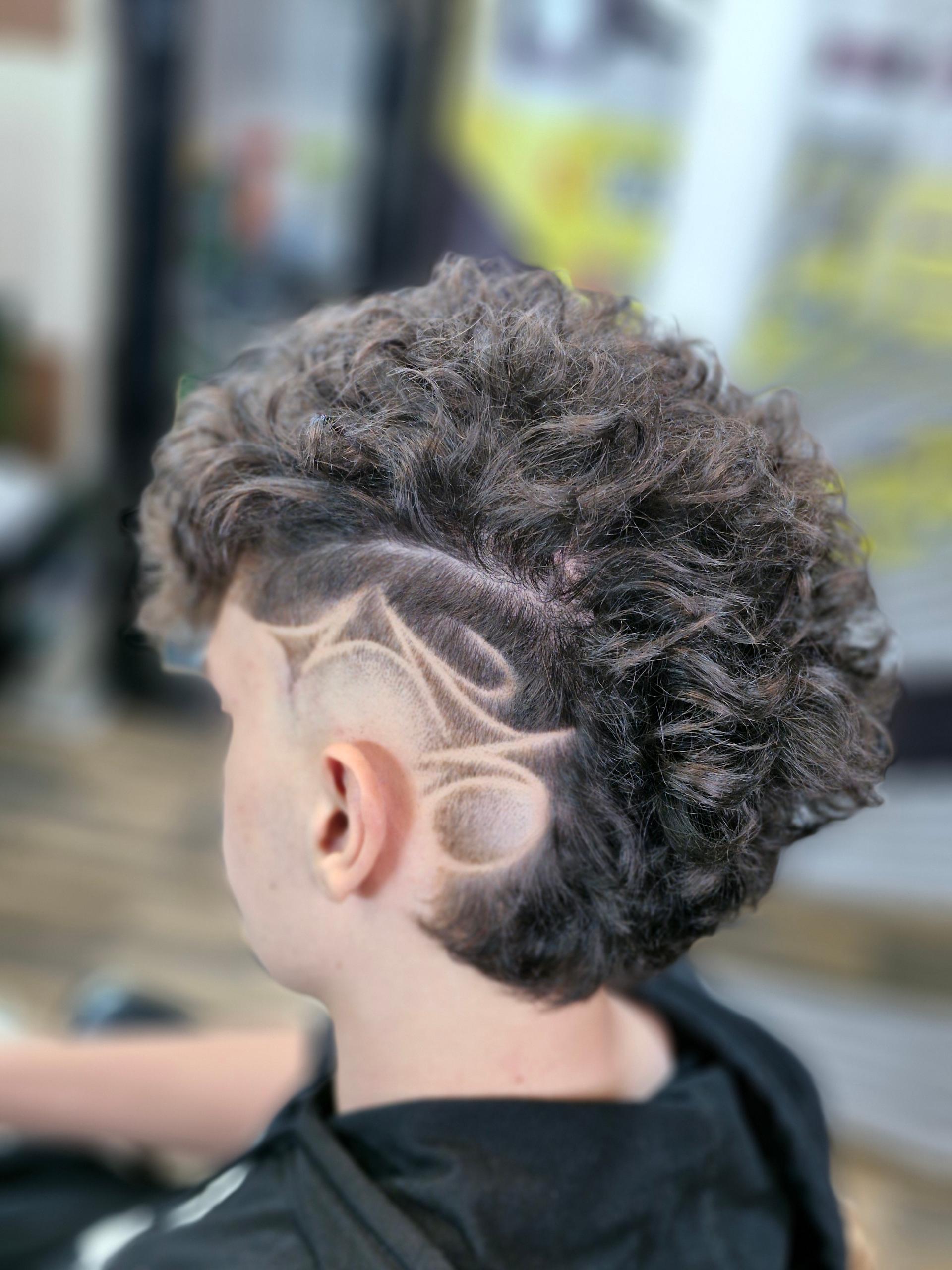 عکس آموزشگاه و آرایشگاه مردانه آرتمن