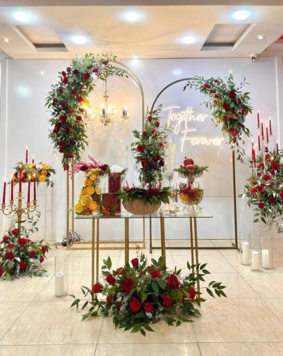 عکس سفارش گیری غذای عمده رستوران ریژان 