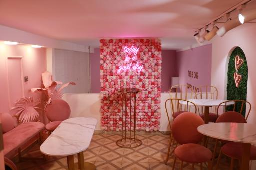 عکس کافه قنادی مون