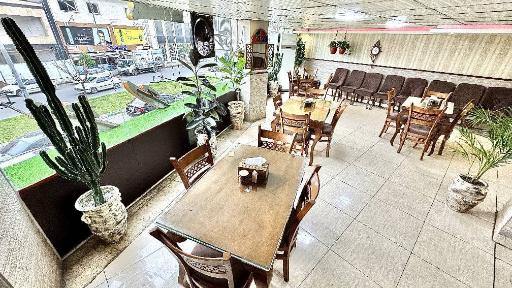 عکس سفارش گیری غذای عمده رستوران ریژان 