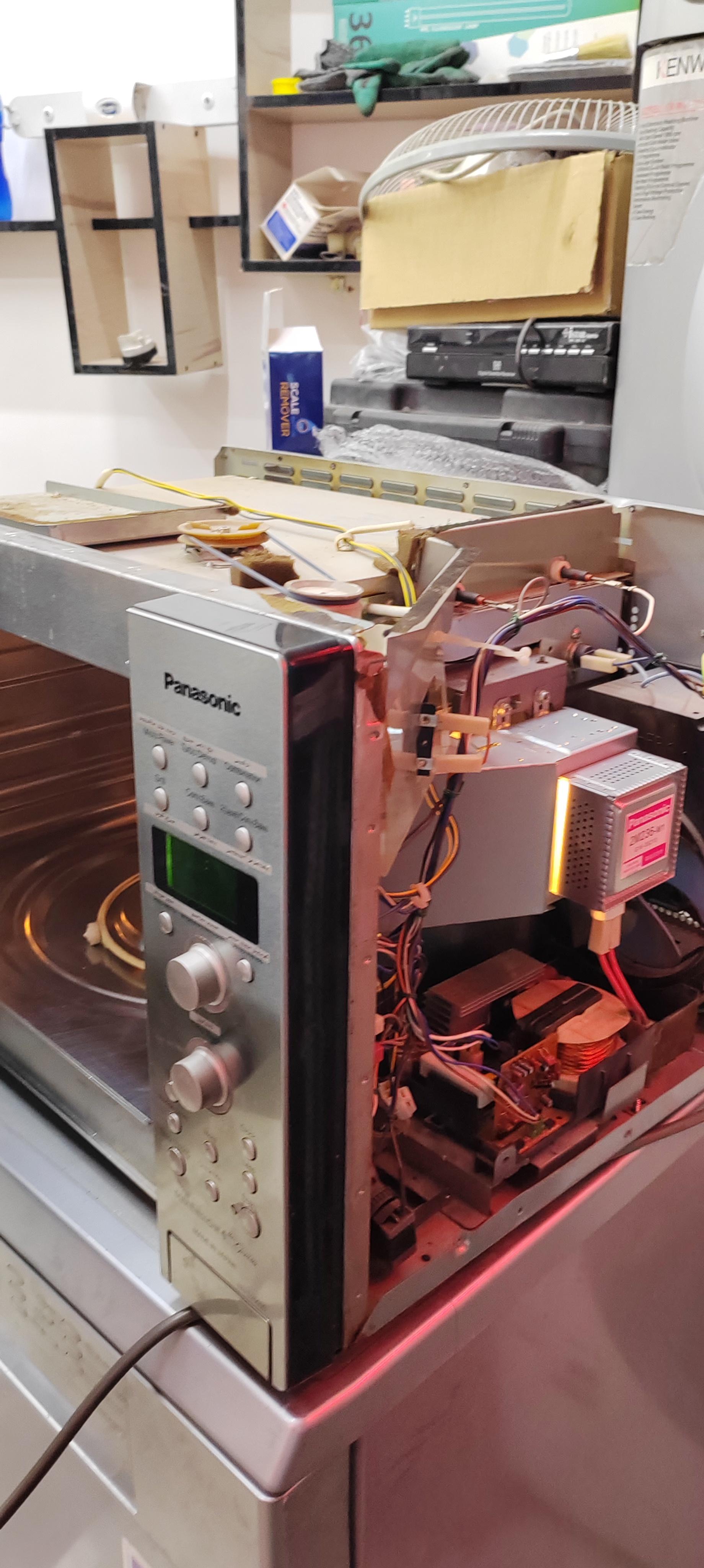 عکس خدمات الکترونیک و لوازم خانگی مهندس برتر 