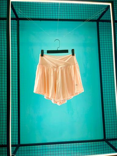 عکس پوشاک ورزشی جریان