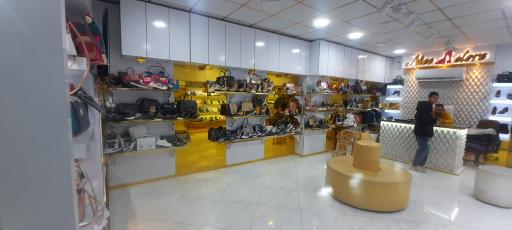 عکس فروشگاه کیف و کفش نایس