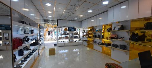 عکس فروشگاه کیف و کفش نایس