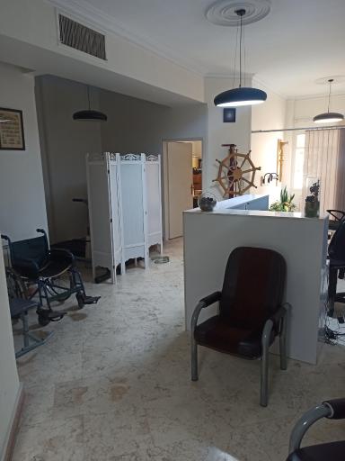 عکس فیزیوتراپی مانی