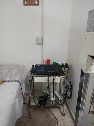 عکس فیزیوتراپی مانی