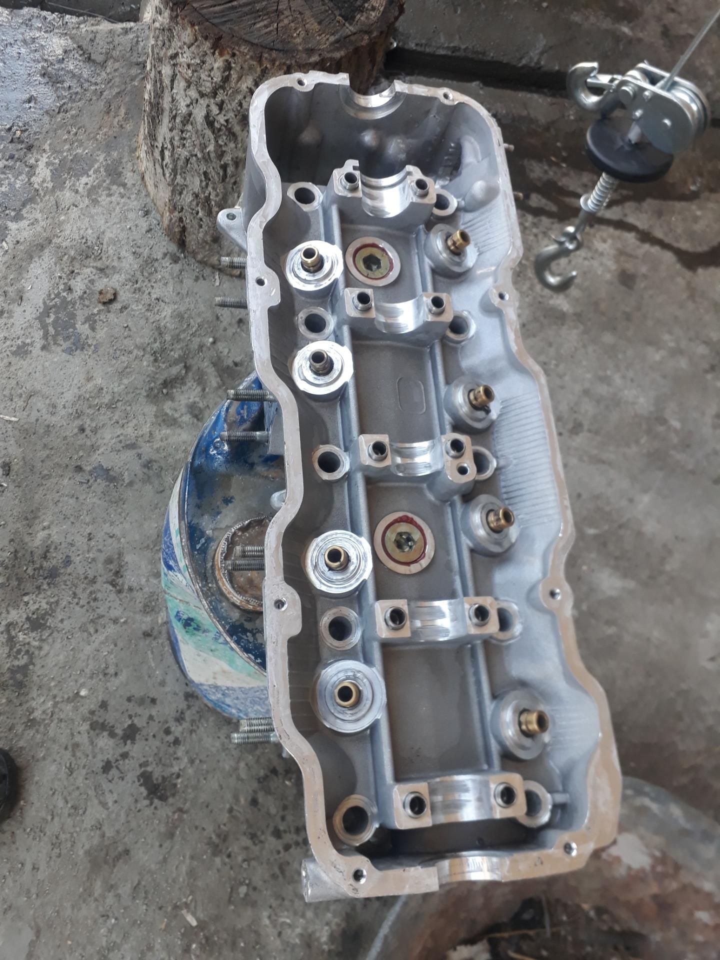 عکس قطعه شویی خودروهای سبک و نیمه سنگین