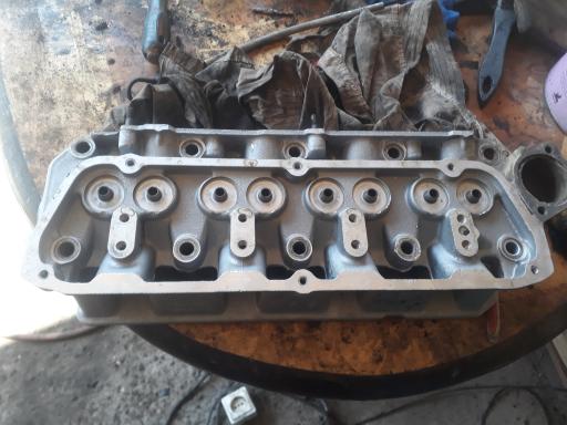 عکس قطعه شویی خودروهای سبک و نیمه سنگین