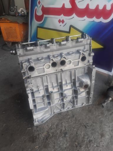 عکس قطعه شویی خودروهای سبک و نیمه سنگین