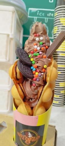 عکس کافه بستنی وافل جلاتو