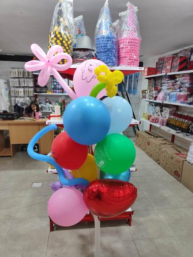 عکس تم تولد وظروف یکبارمصرف شادی نو