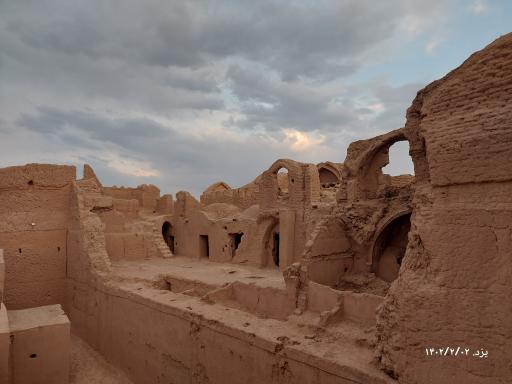عکس قلعه سریزد