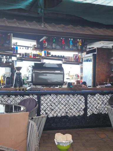 عکس کافه و بام  رستوران هیراد 