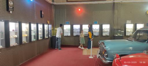 عکس موزه و گنجینه سنگ و شهاب سنگ یزد