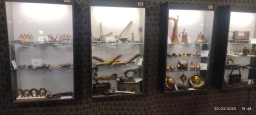 عکس موزه و گنجینه سنگ و شهاب سنگ یزد