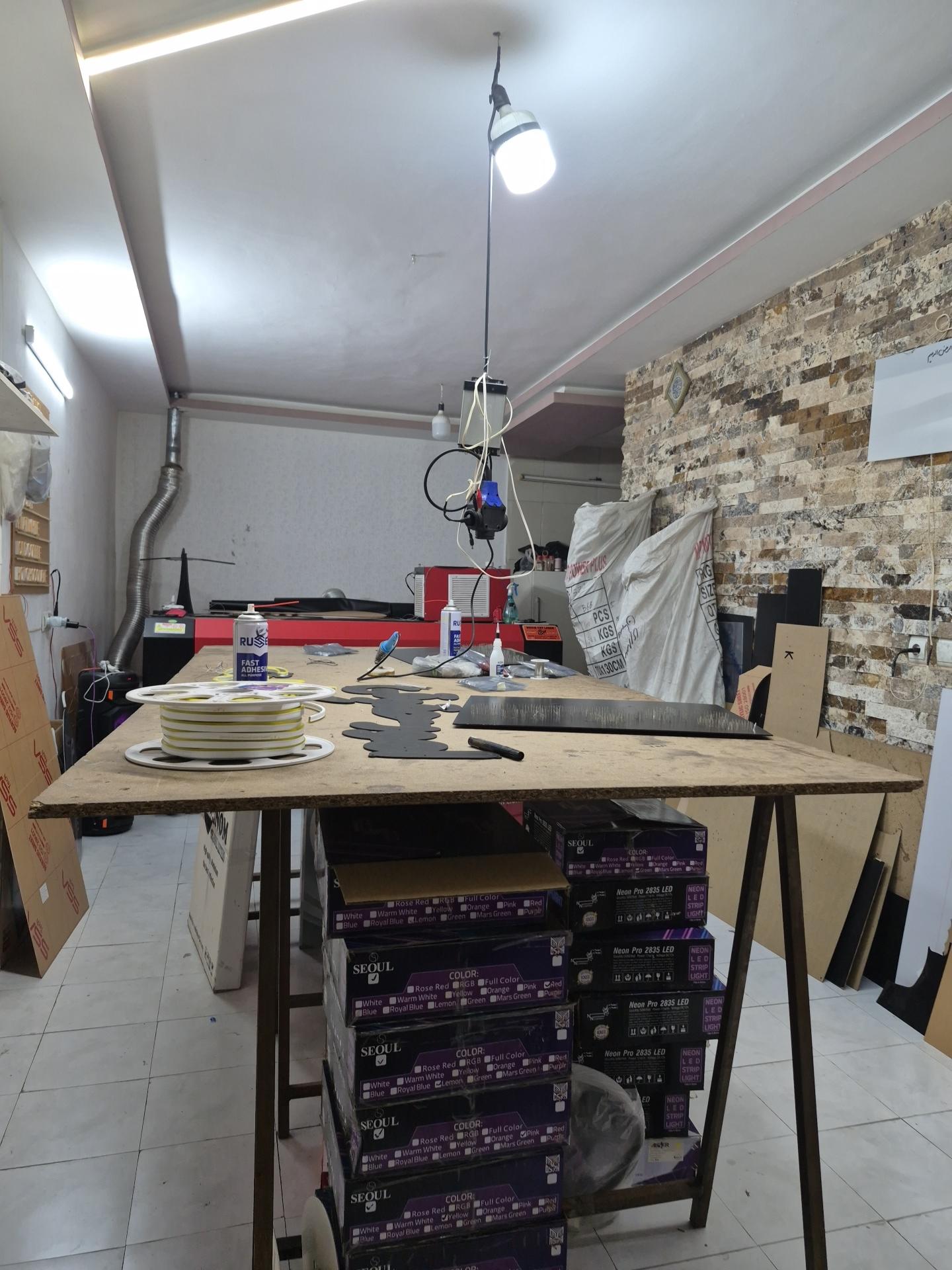 عکس هایپر نئون