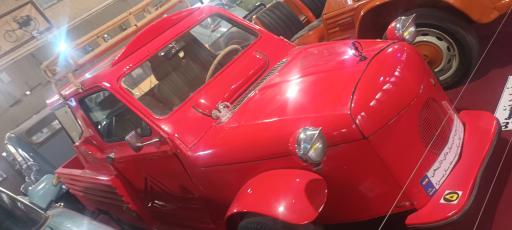 عکس موزه و گنجینه سنگ و شهاب سنگ یزد