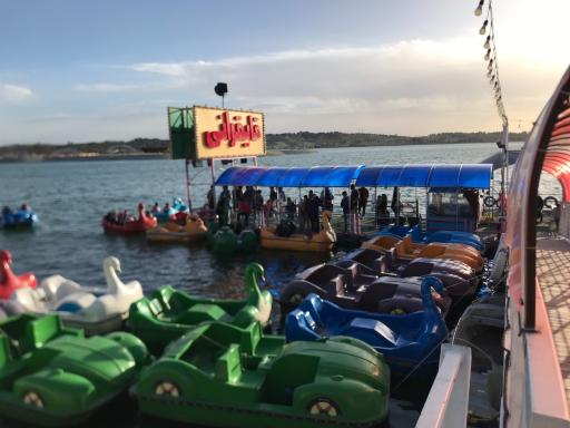 عکس کرایه قایق شرقی دریاچه چیتگر