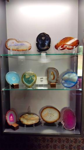 عکس موزه و گنجینه سنگ و شهاب سنگ یزد