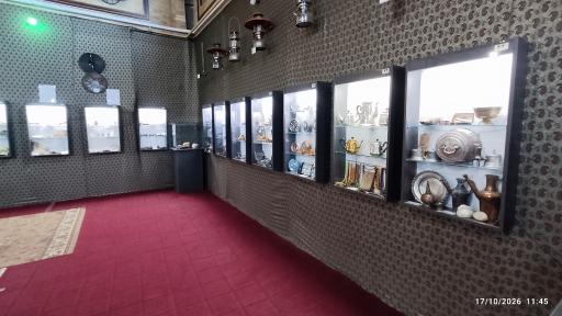 عکس موزه و گنجینه سنگ و شهاب سنگ یزد