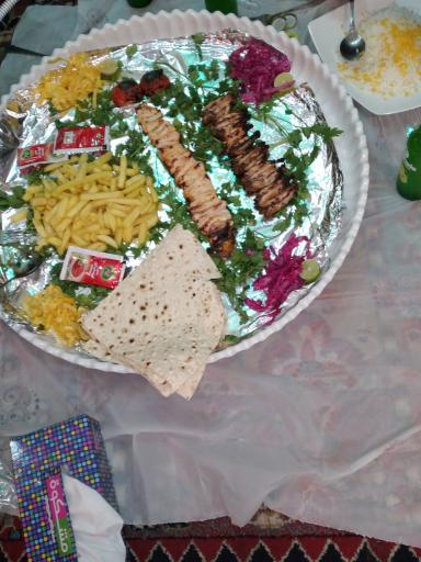 عکس باغچه خانوادگی امیر حسین
