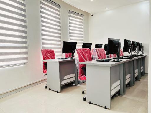 عکس آکادمی سپینود حساب پارسیان (شعبه شهریار)