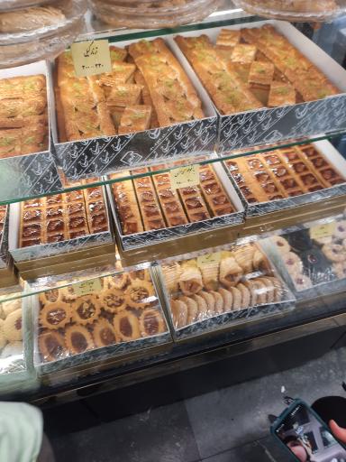 عکس شیرینی فروشی تصاج