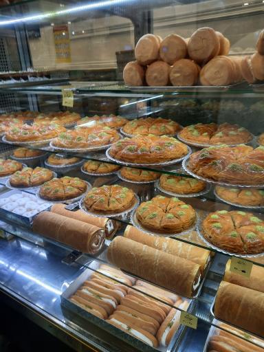 عکس شیرینی فروشی تصاج