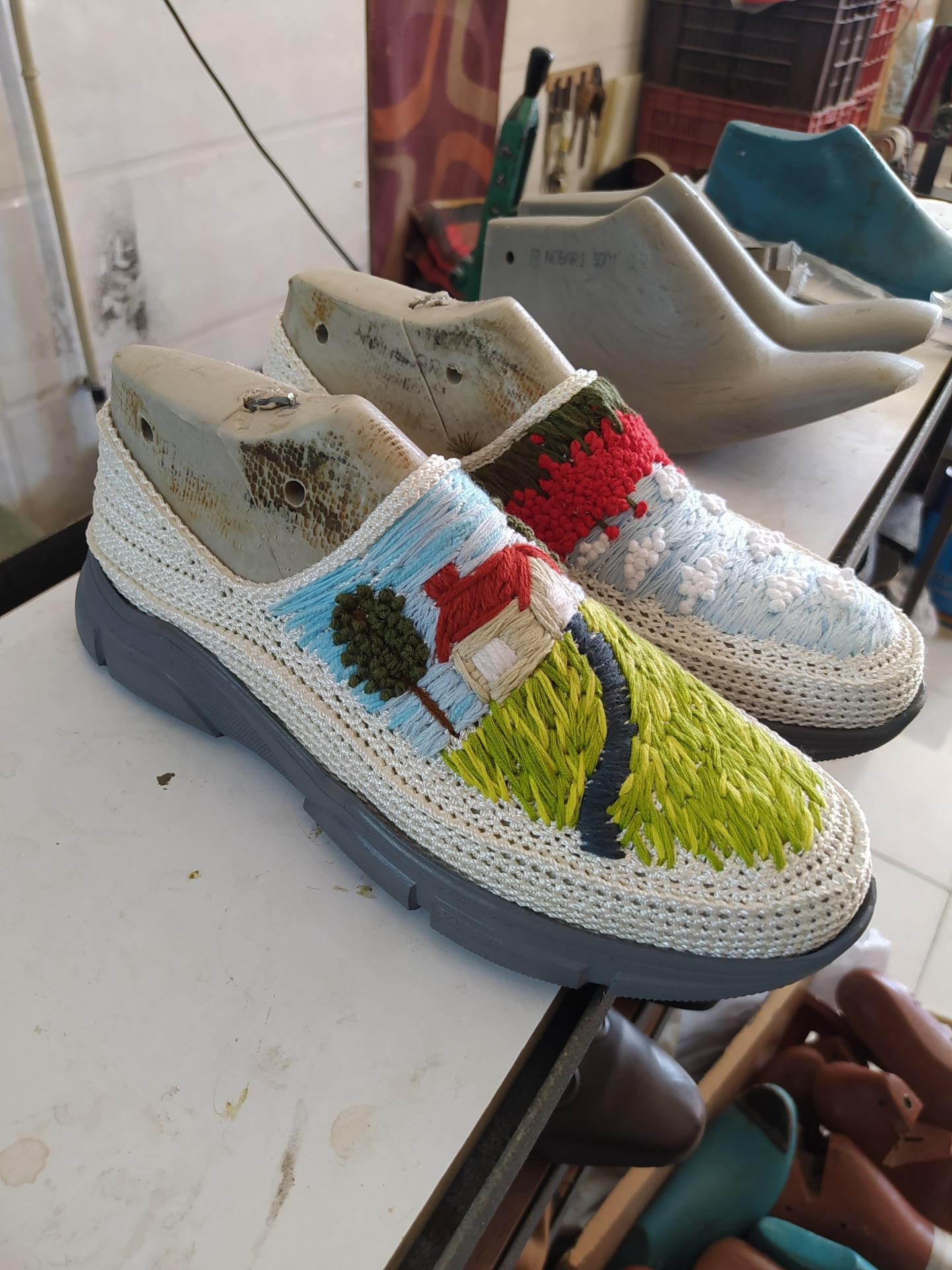 عکس تولیدی کفش و گیوه برادران زارع 