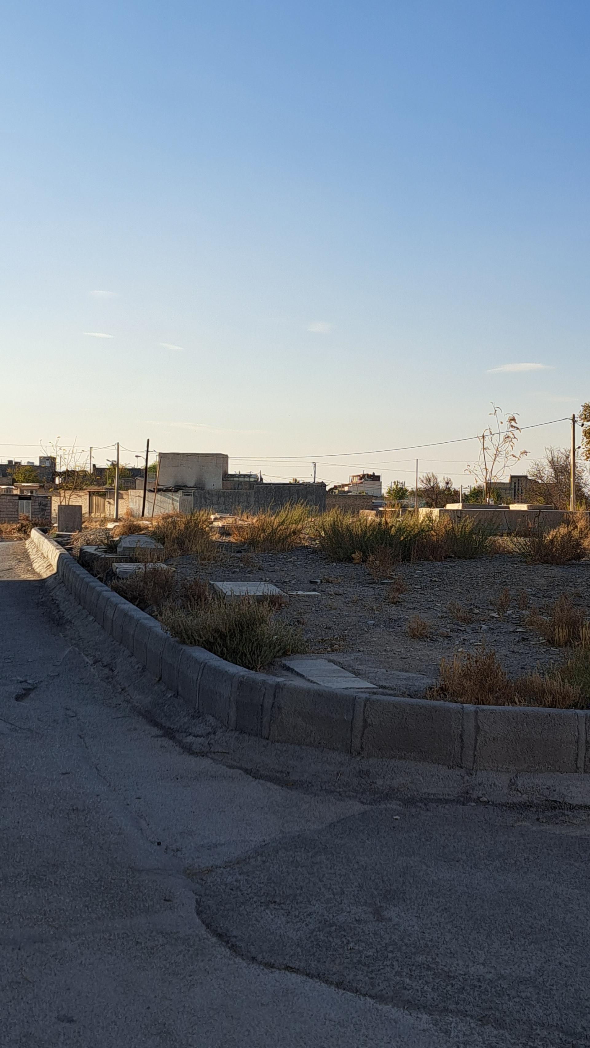 عکس قبرستان قدیم