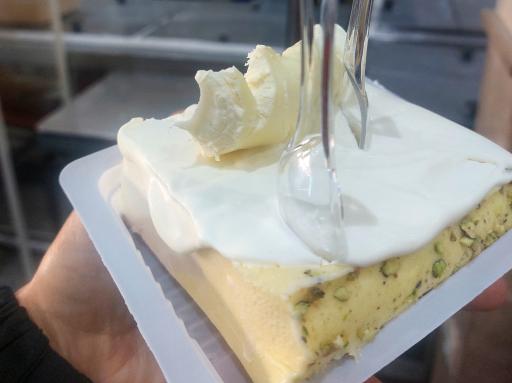 عکس بستنی سنتی حاج اسلام و پسران