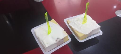 عکس بستنی سنتی حاج اسلام و پسران