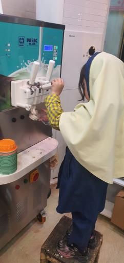 عکس آبمیوه و بستنی یکتا