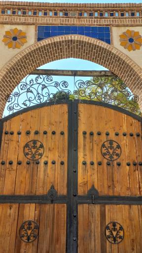 عکس رستوران سنتی باغ شازده