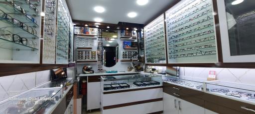 عینک طبی پروفسور 