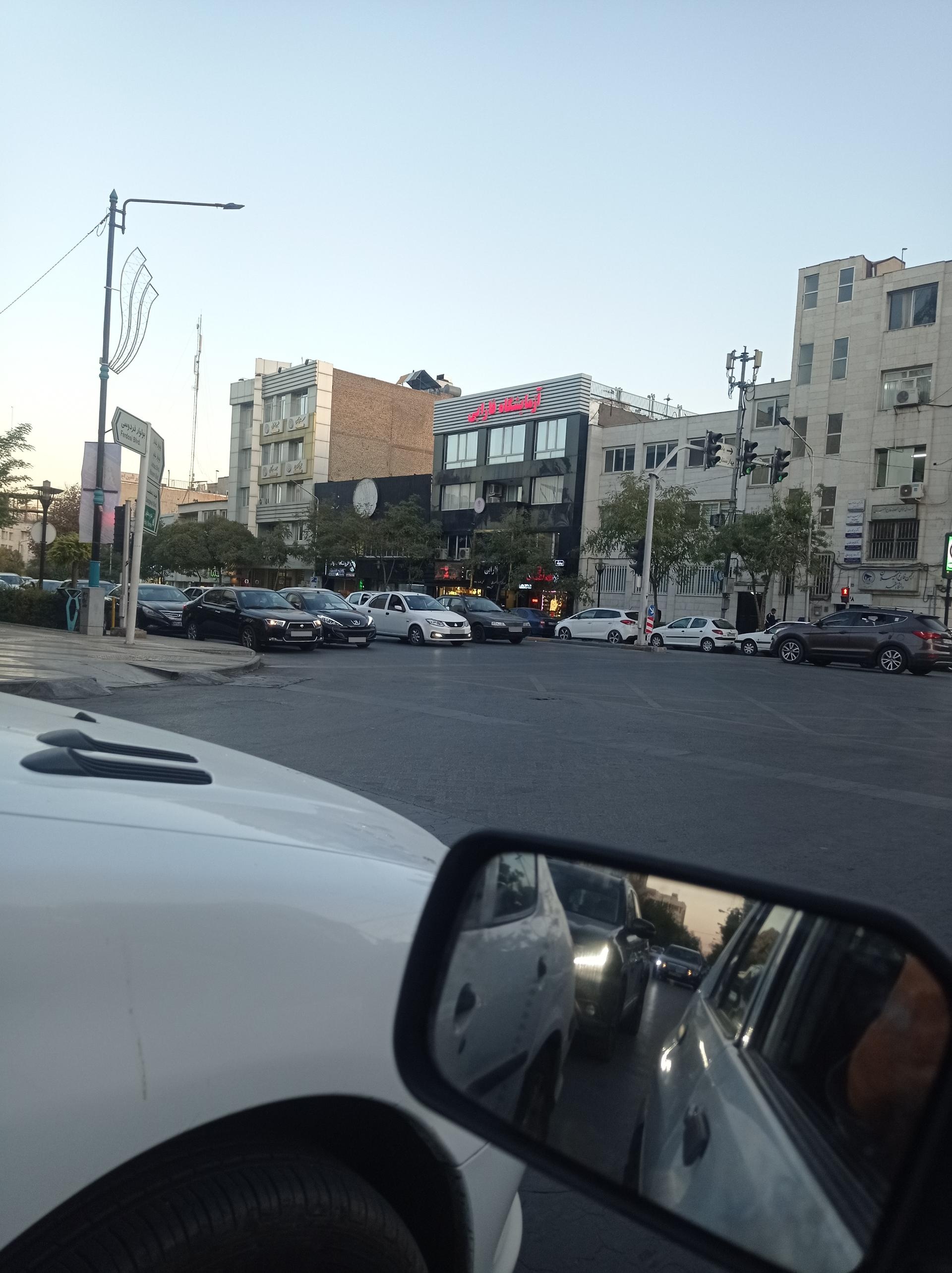 عکس صندوق قرض الحسنه فارغ التحصیلان