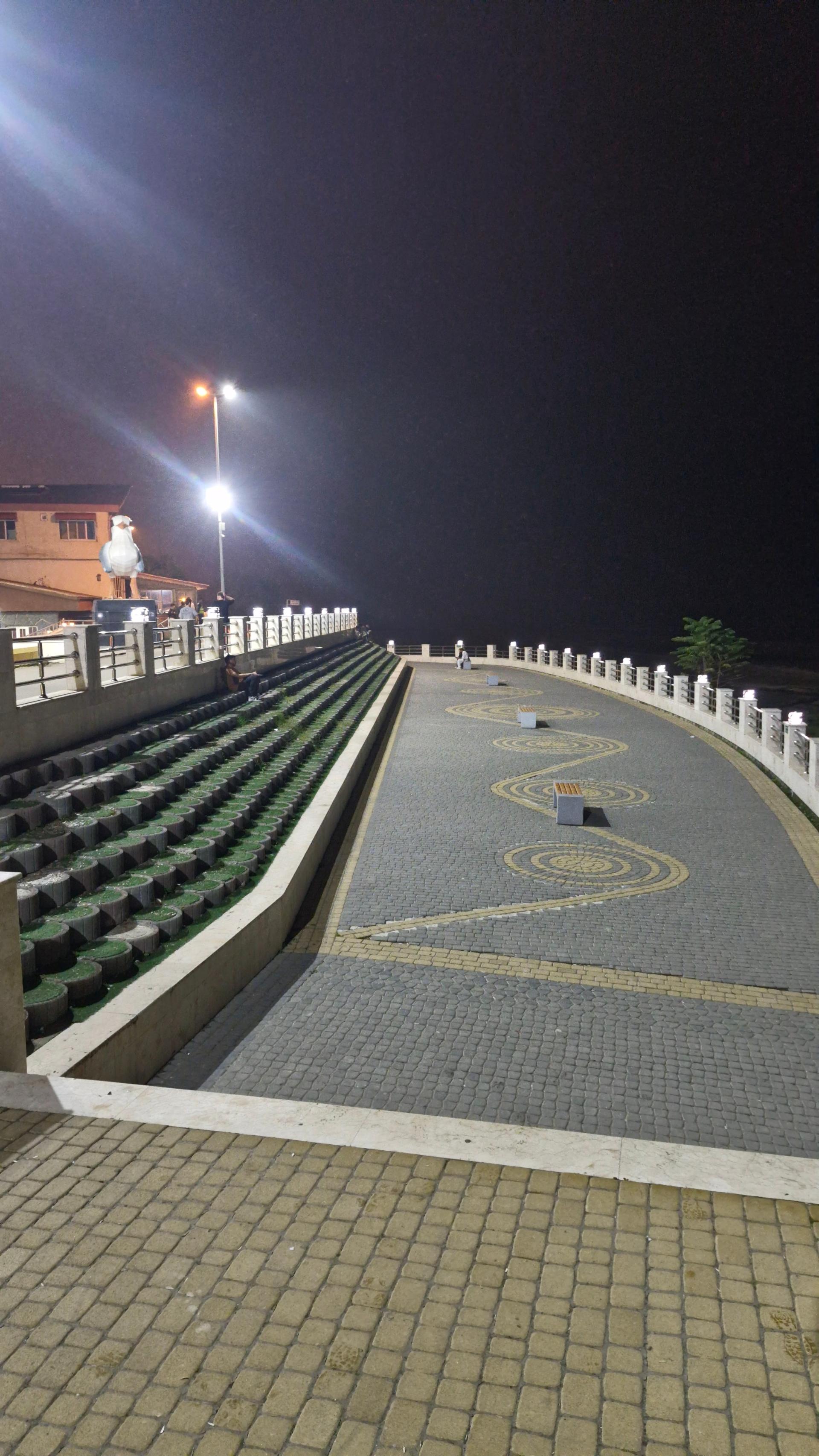 عکس ساحل دریا استارا