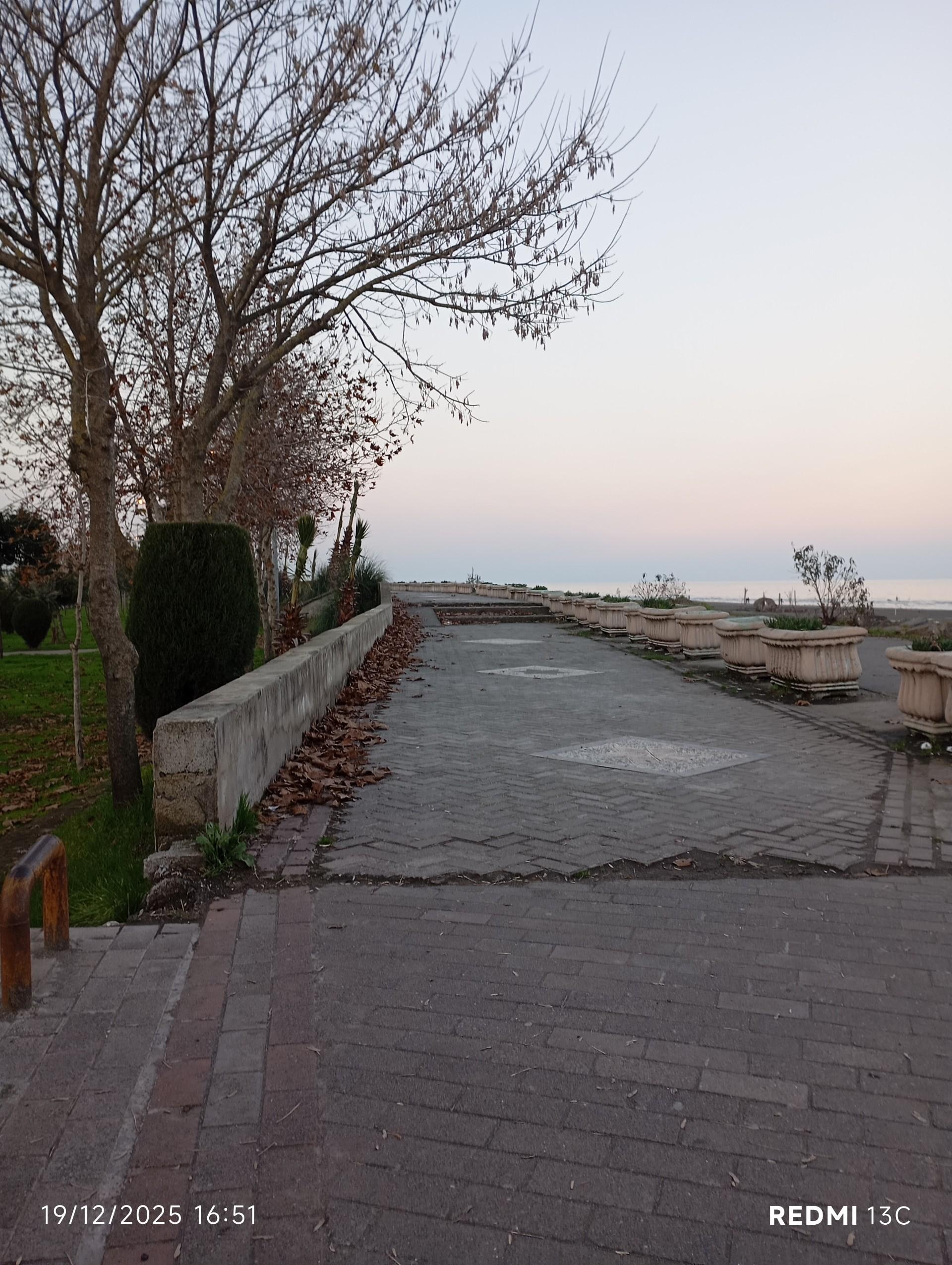 عکس ساحل دریا استارا