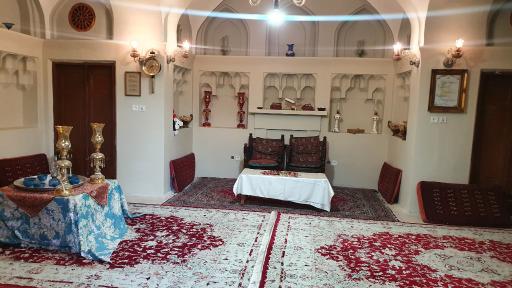 عکس رستوران سنتی باغ شازده