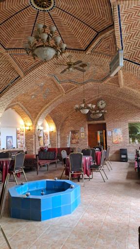 عکس رستوران سنتی باغ شازده