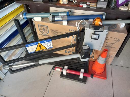 عکس درب اتوماتیک سمادر