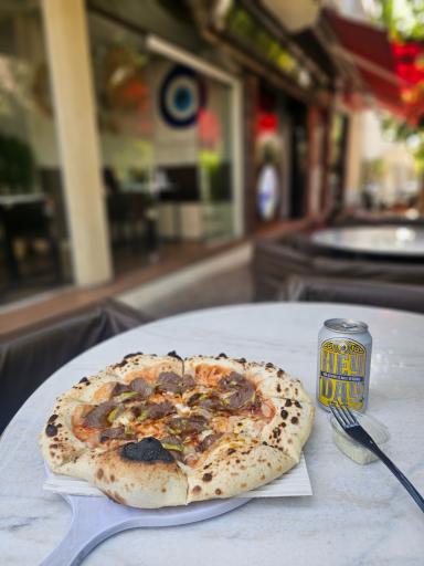 عکس خانه پیتزا موزریا