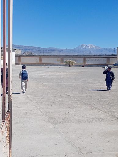 عکس مدرسه ابتدایی شهید همت نوک شهر تفتان