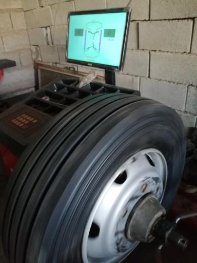 عکس آپاراتی و تعویض و بالانس کامیون 