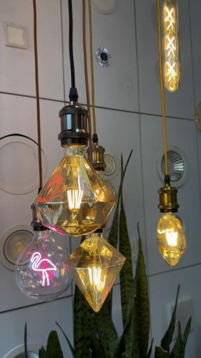 عکس شرکت تجهیزات روشنایی میرزایی